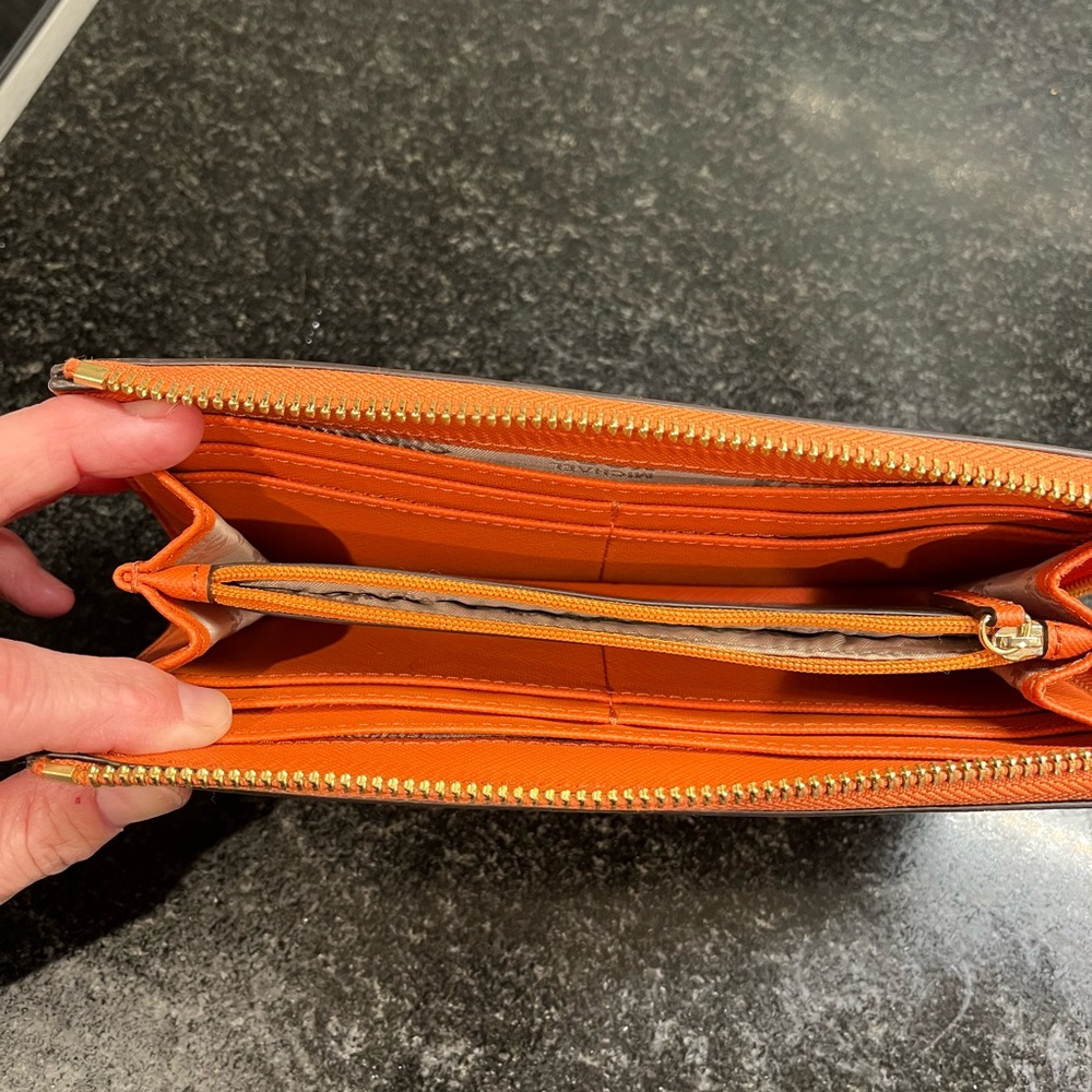 Michael kors wallet